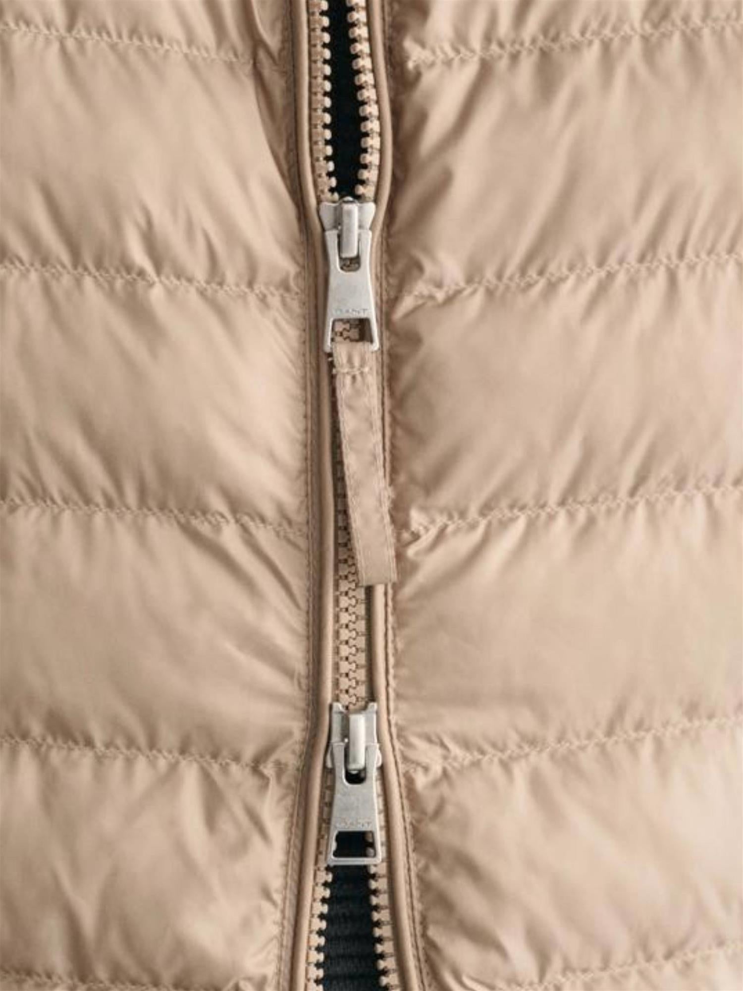 LIGHT PADDED BOMBER VEST