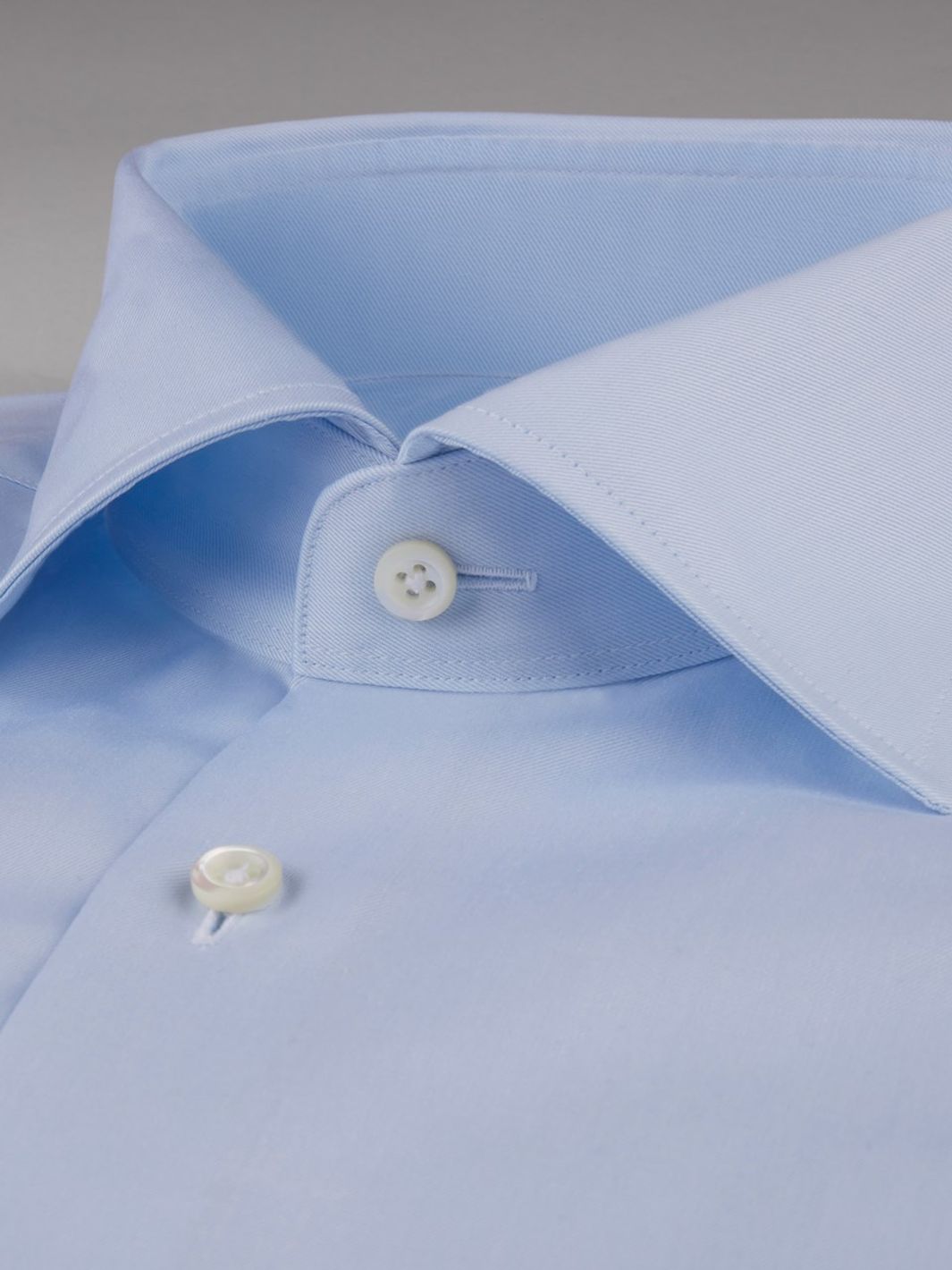 FITTED BODY SKJORTE DOBBEL MANSJETT