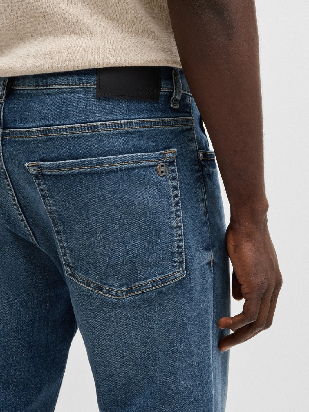 REGULAR-FIT JEANS