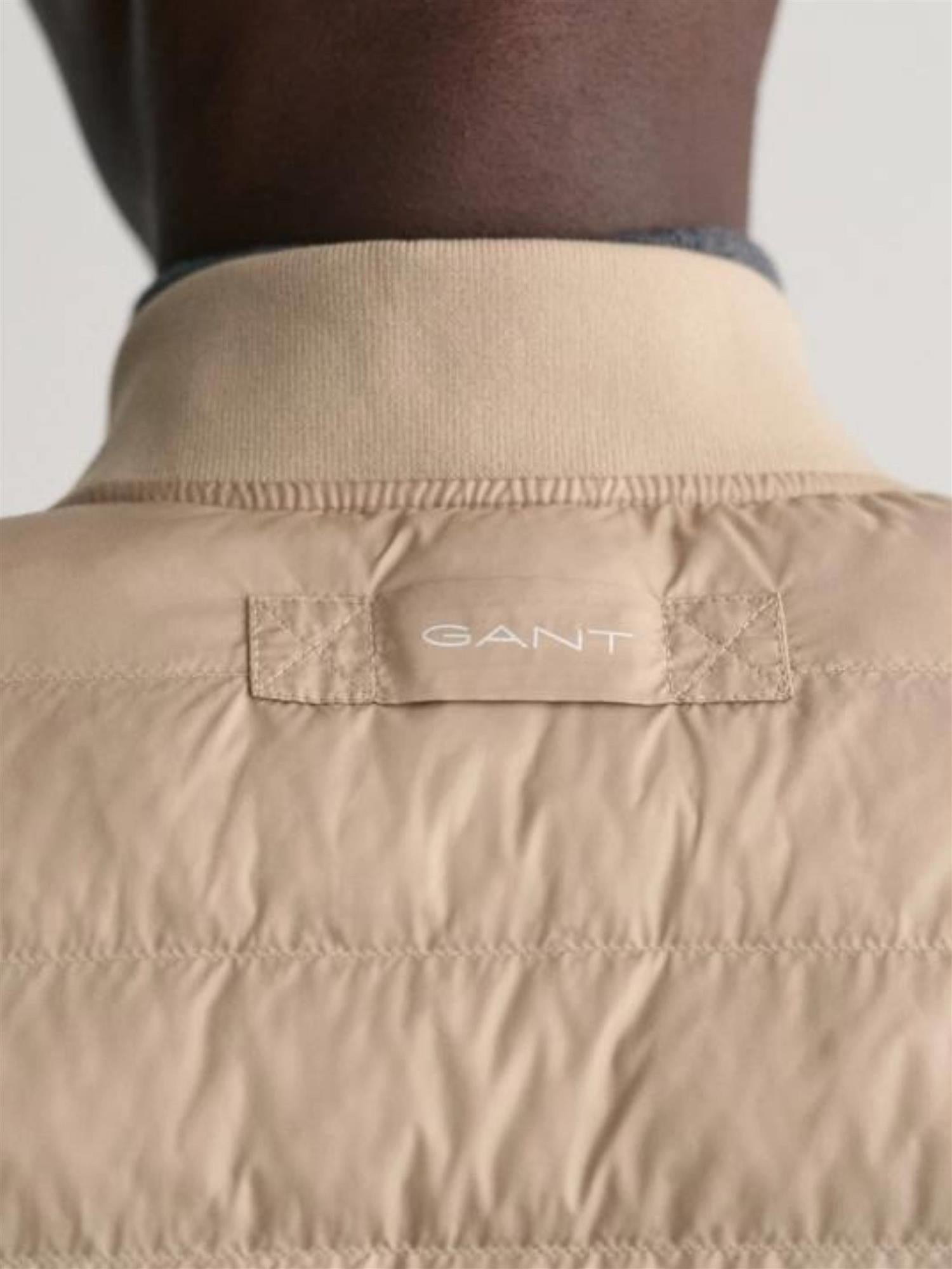 LIGHT PADDED BOMBER VEST