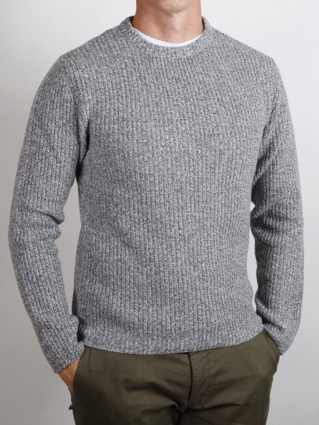 CREW NECK SWEATER