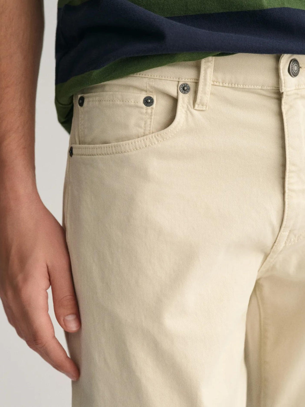 REGULAR DESERT JEANS