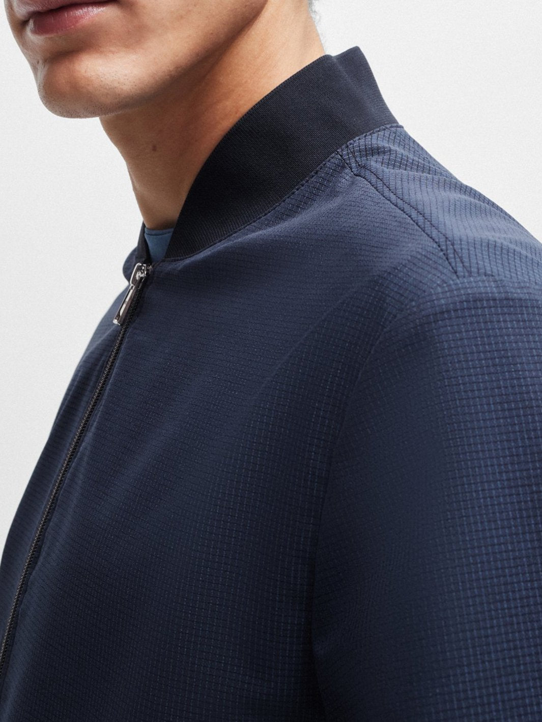 SLIM-FIT MESH JACKET