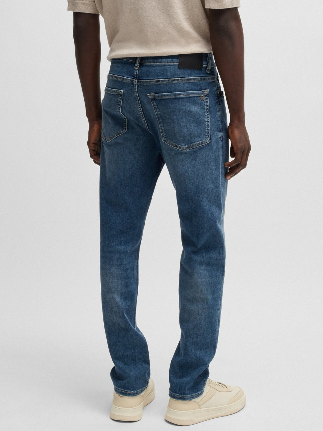 REGULAR-FIT JEANS
