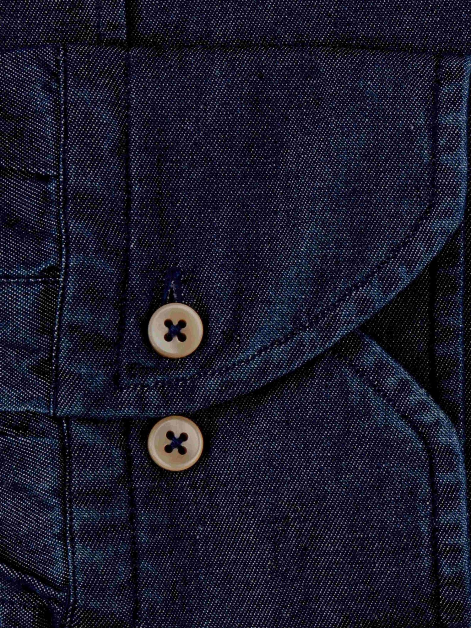 FITTED BODY DENIM SHIRT