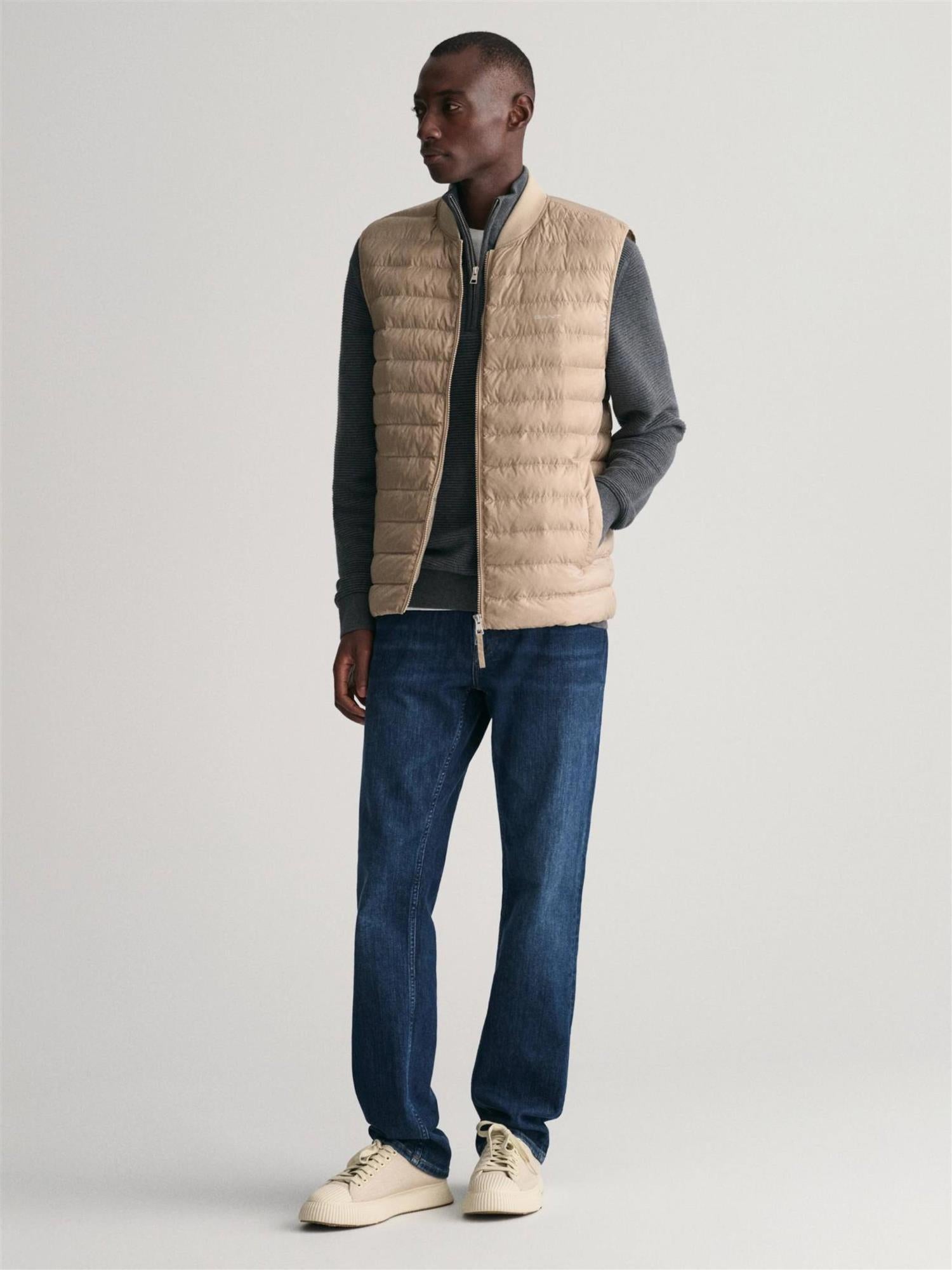 LIGHT PADDED BOMBER VEST