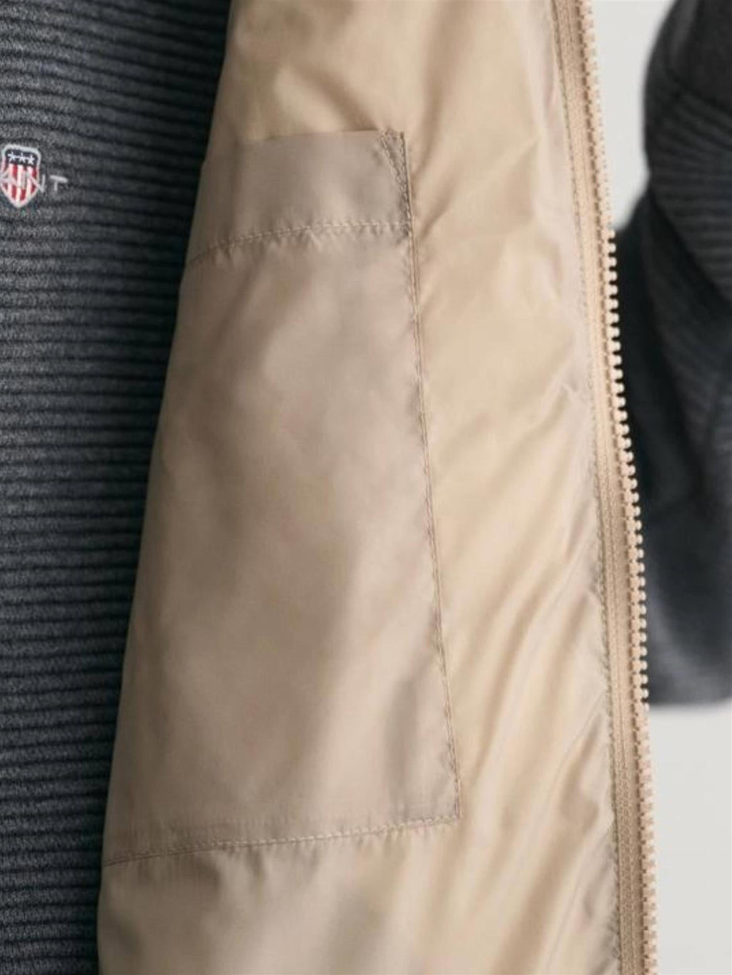 LIGHT PADDED BOMBER VEST