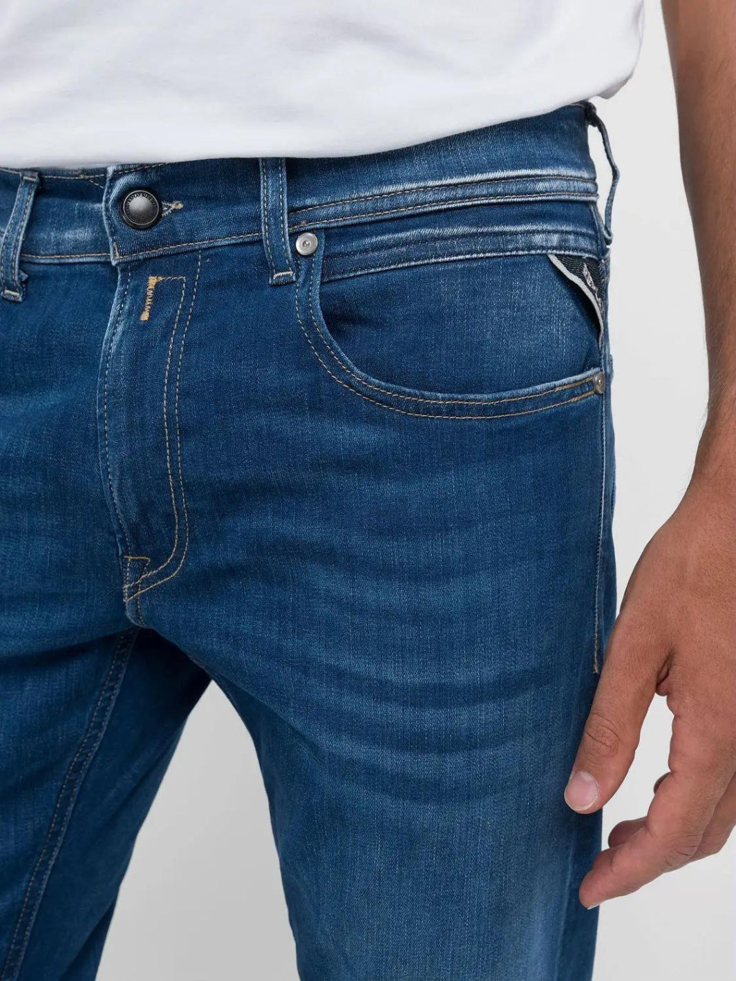 GROVER STRAIGHT-FIT JEANS